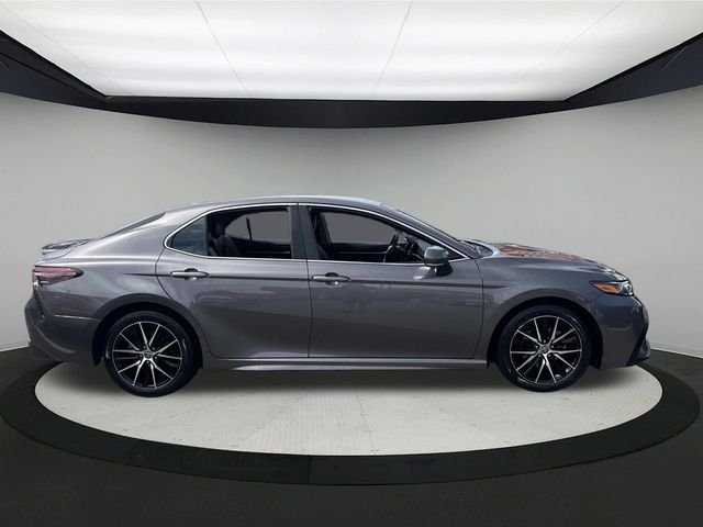 2023 Toyota Camry SE photo 3