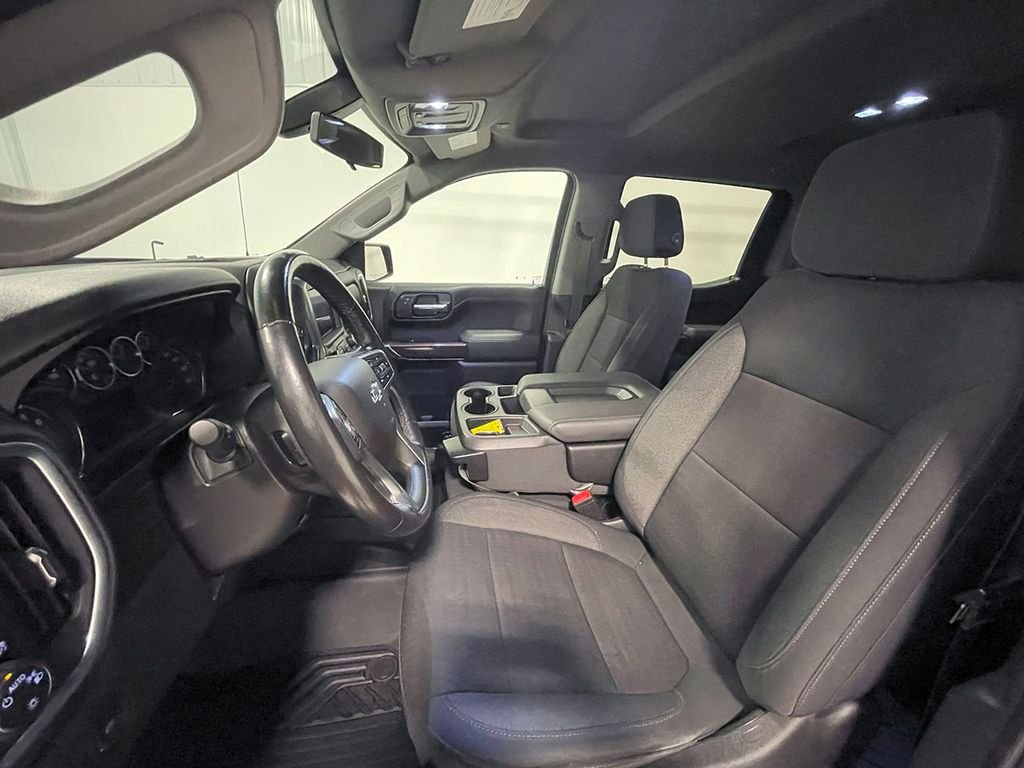 2021 Chevrolet Silverado 1500 RST photo 2