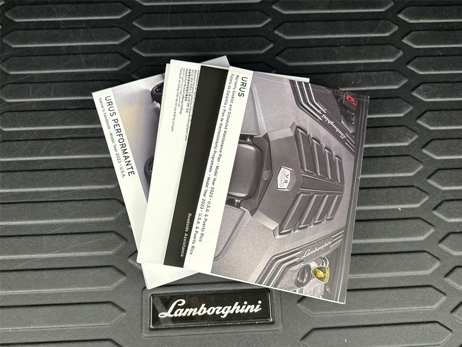 2023 Lamborghini Urus Performante photo 47