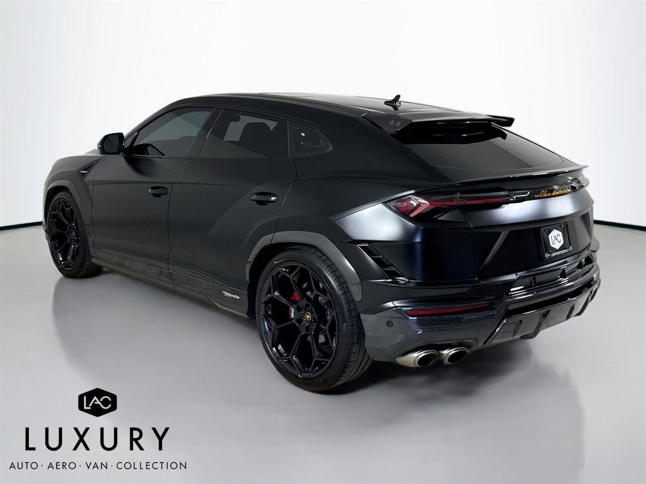 2023 Lamborghini Urus Performante photo 6