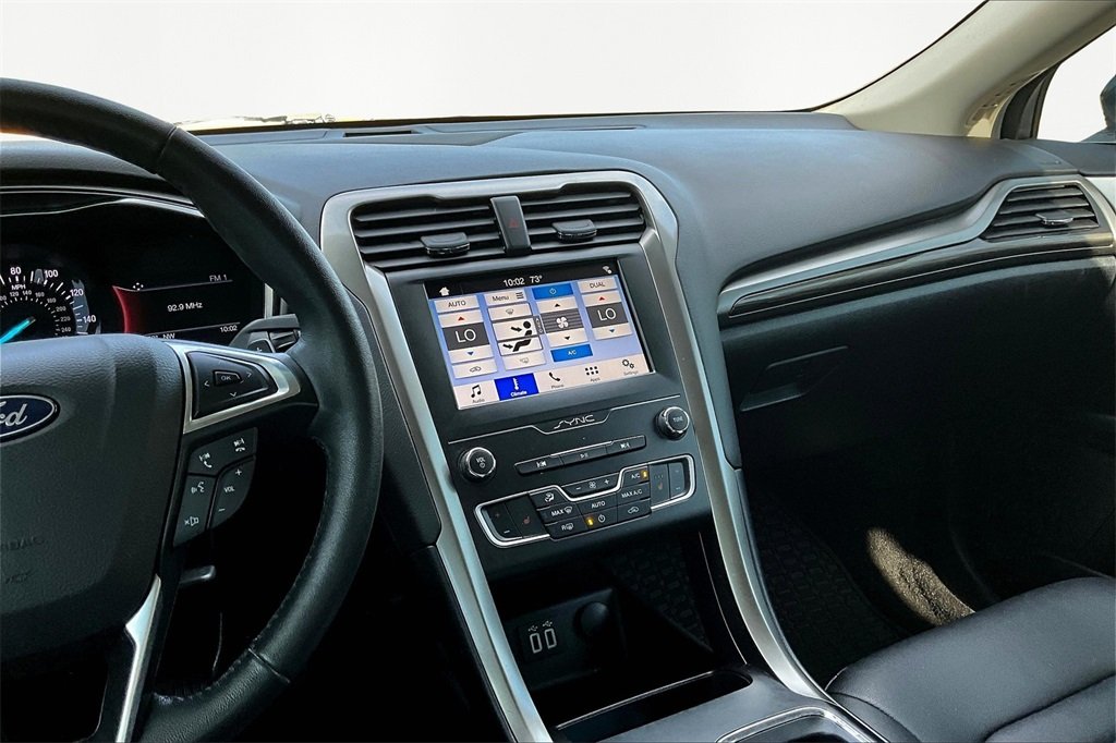 2019 Ford Fusion SEL photo 4