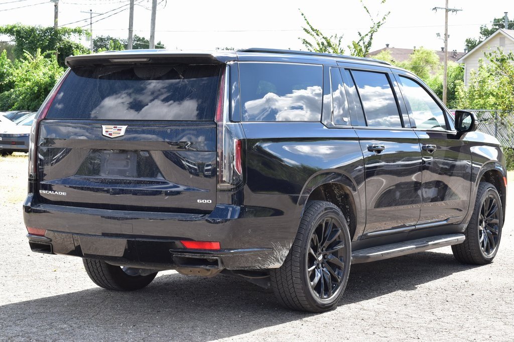 2022 Cadillac Escalade ESV Sport Platinum photo 2