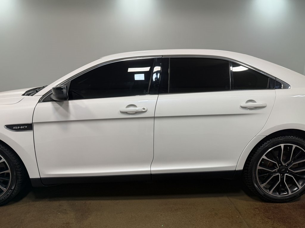 2019 Ford Taurus SHO photo 30