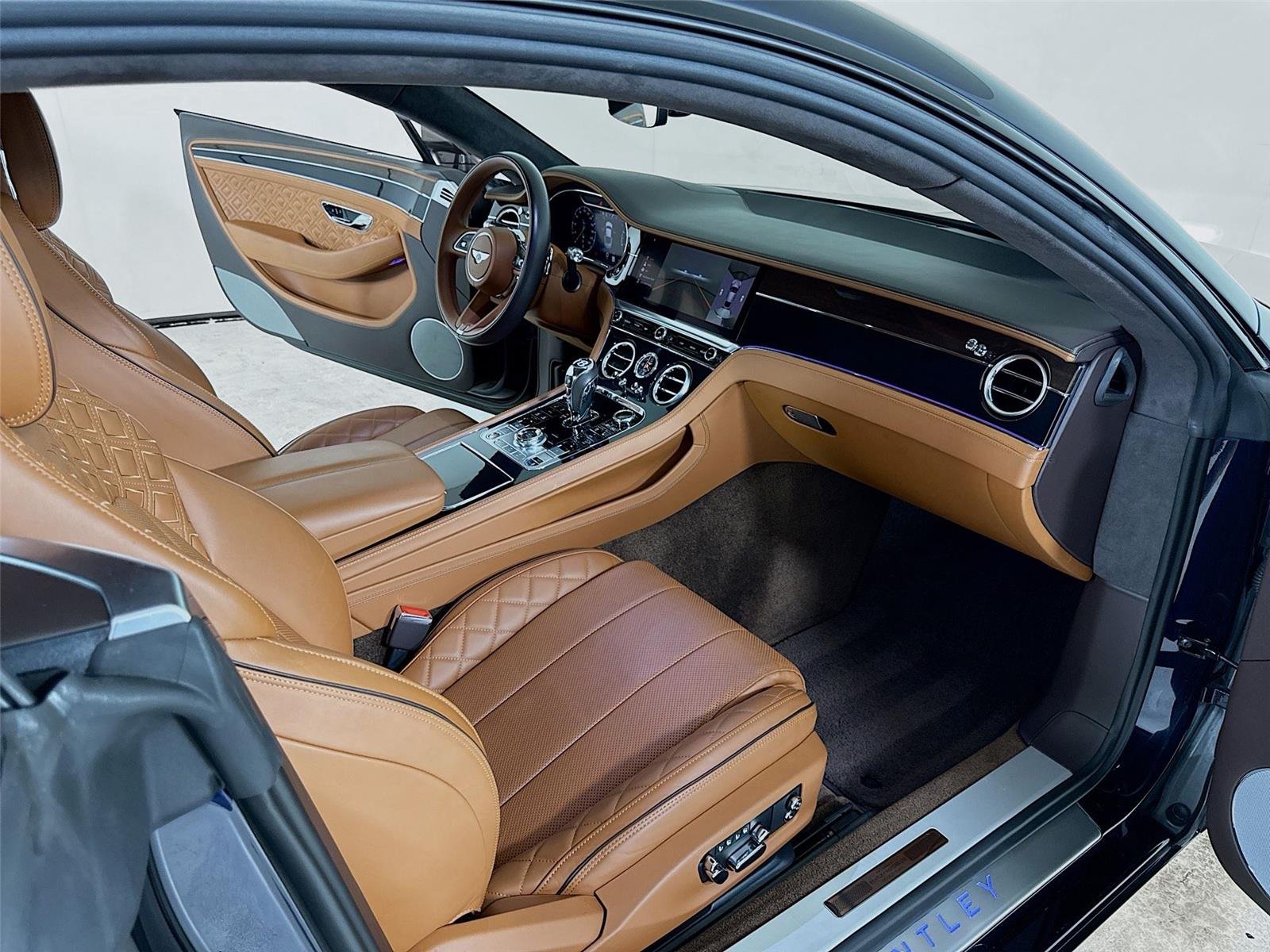 2022 Bentley Continental GT V8 photo 23