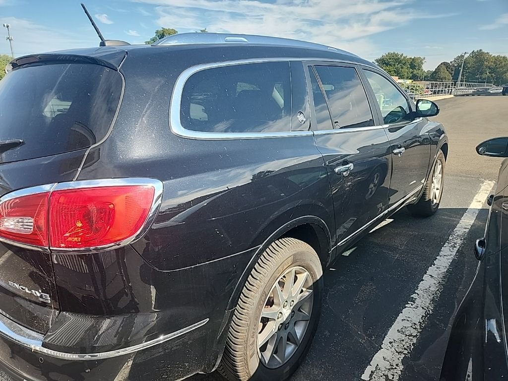 2016 Buick Enclave Leather photo 2