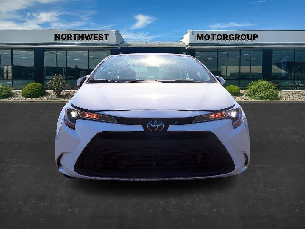 2024 Toyota Corolla LE photo 2