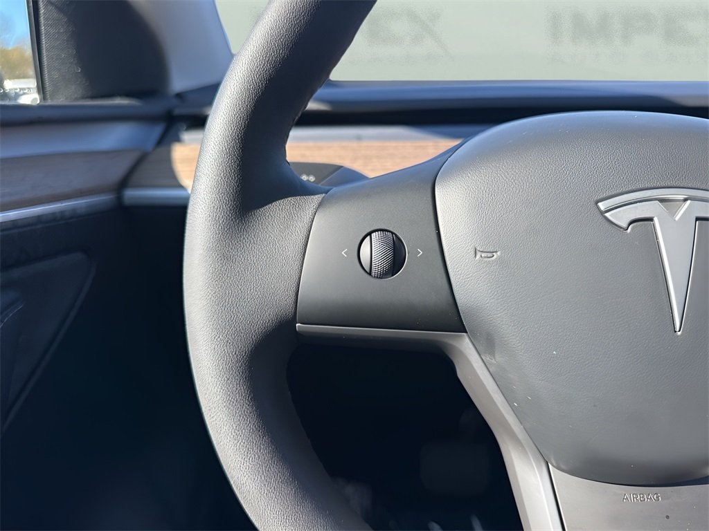 2024 Tesla Model Y Long Range photo 14