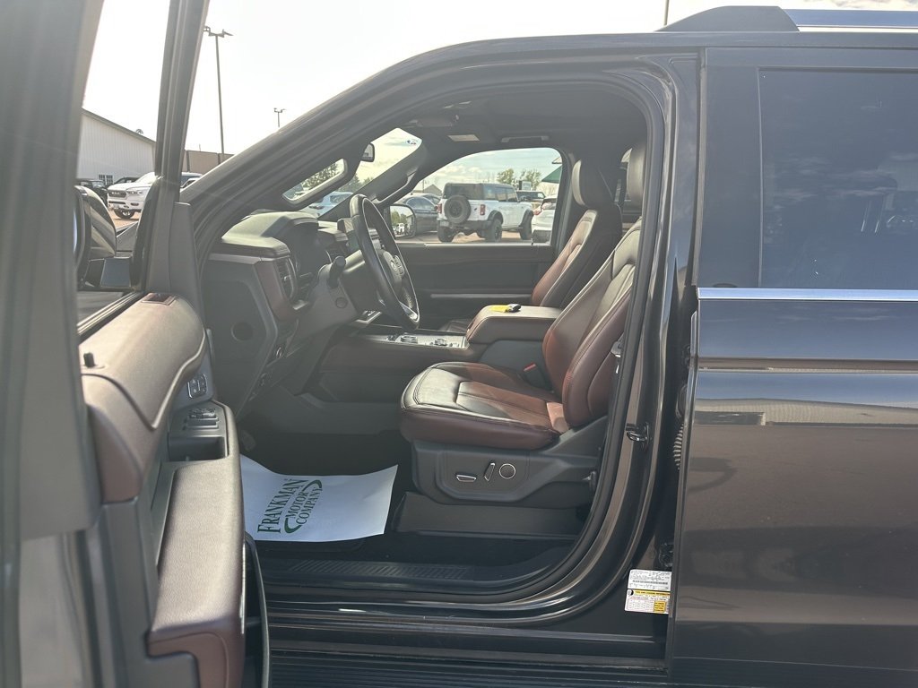 2023 Ford Expedition MAX Limited photo 11