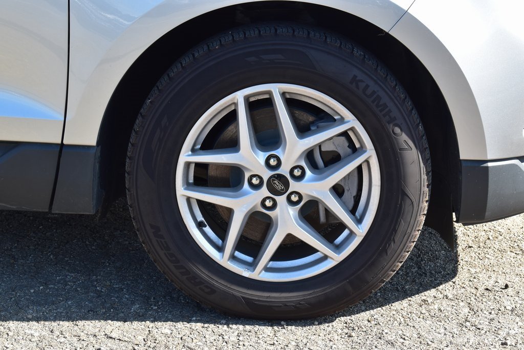 2023 Ford Edge SEL photo 4