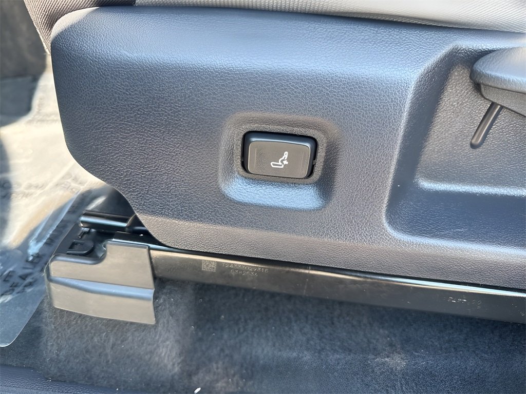 2025 Toyota Tacoma TRD Sport photo 10