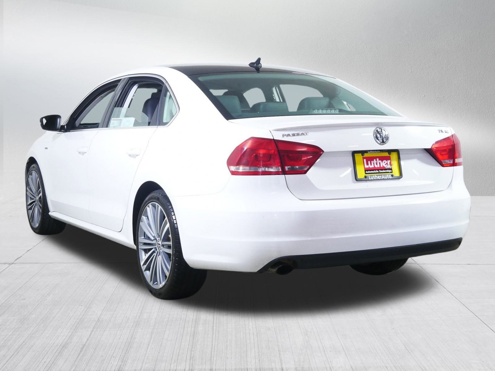 2015 Volkswagen Passat SE photo 5