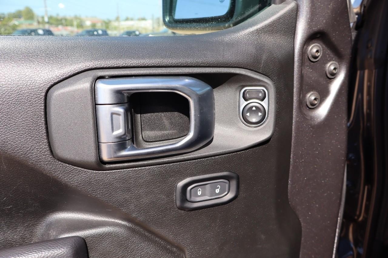 2023 Jeep Gladiator Willys photo 10