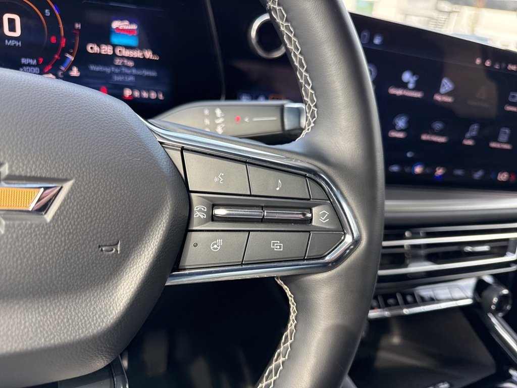 2025 Chevrolet Traverse photo 10