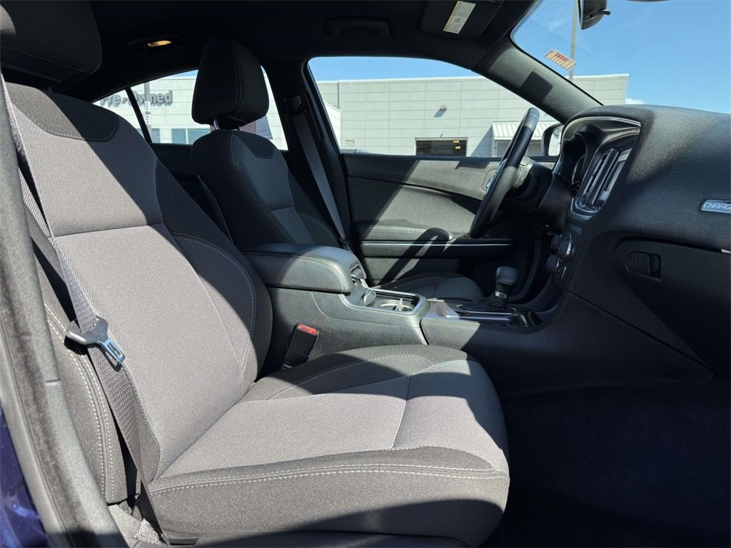 2016 Dodge Charger SE photo 21