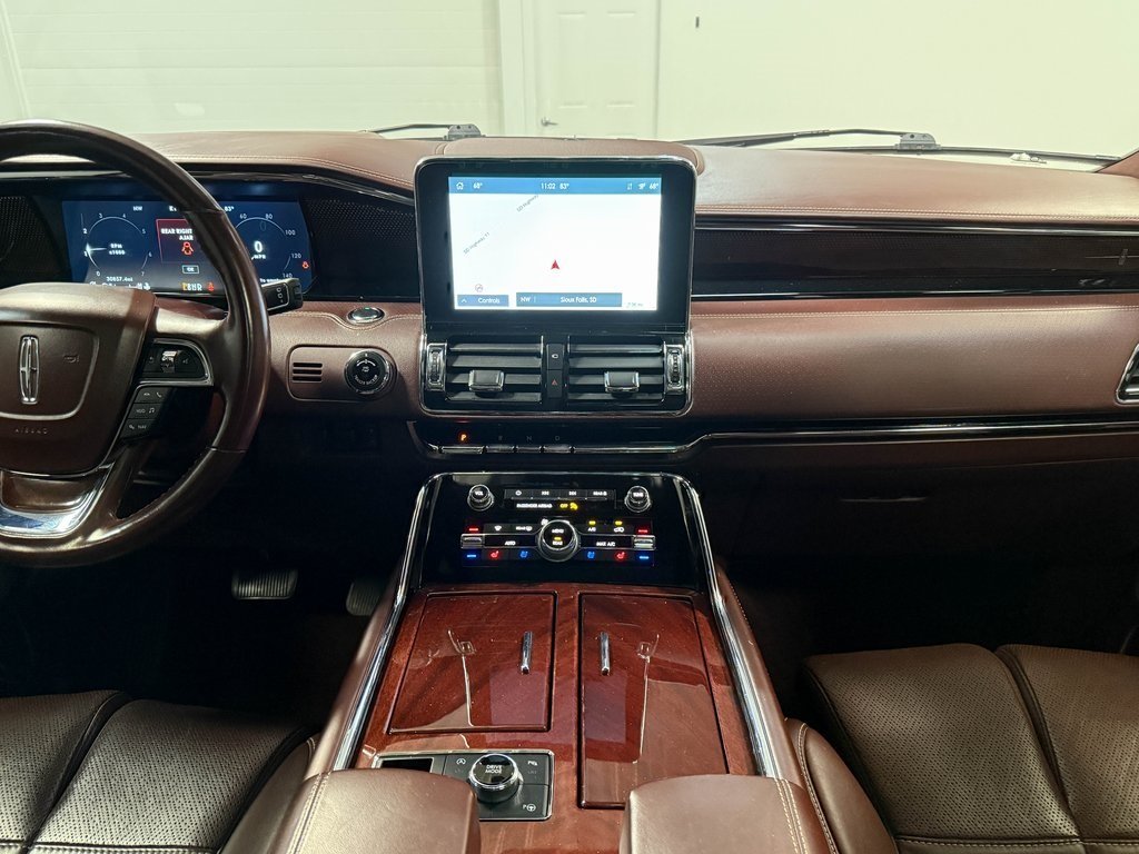 2021 Lincoln Navigator Black Label photo 16