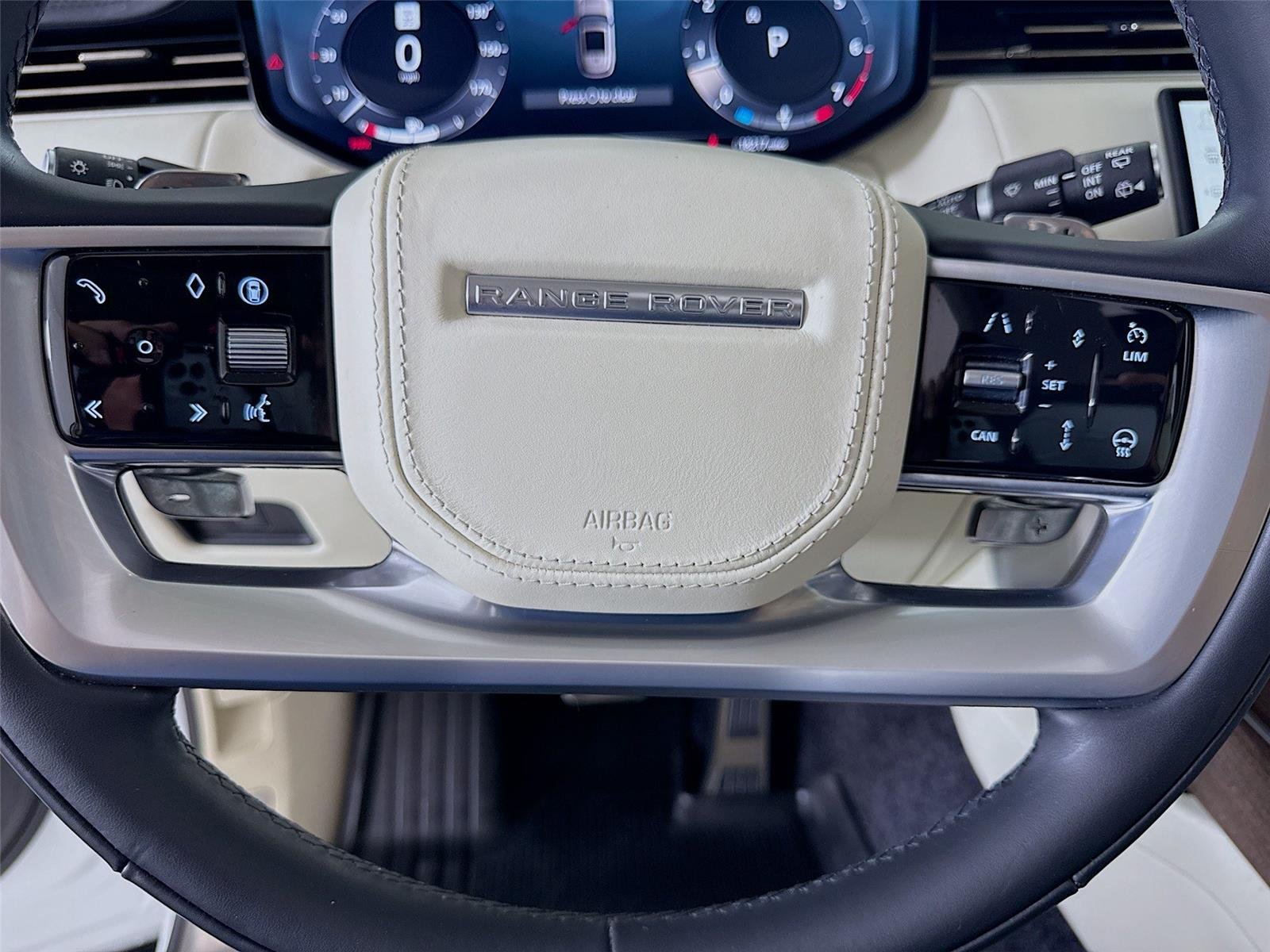 2024 Land Rover Range Rover SE SV photo 20