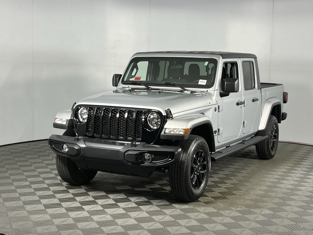 2022 Jeep Gladiator Altitude photo 2