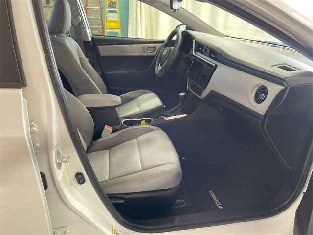 2019 Toyota Corolla XLE XSE photo 21