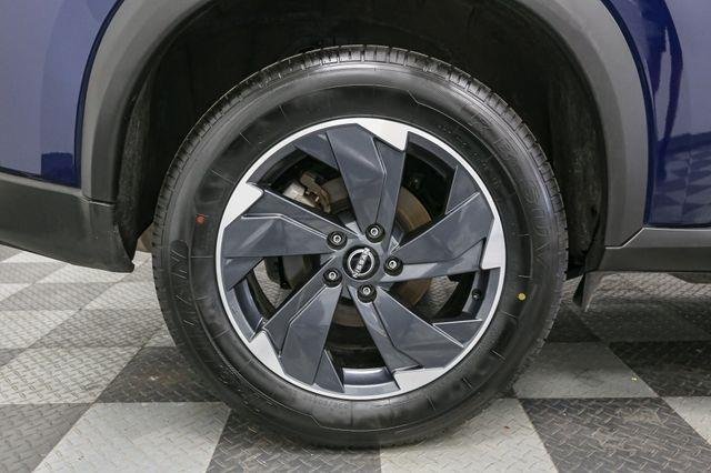 2025 Nissan Rogue SV photo 16