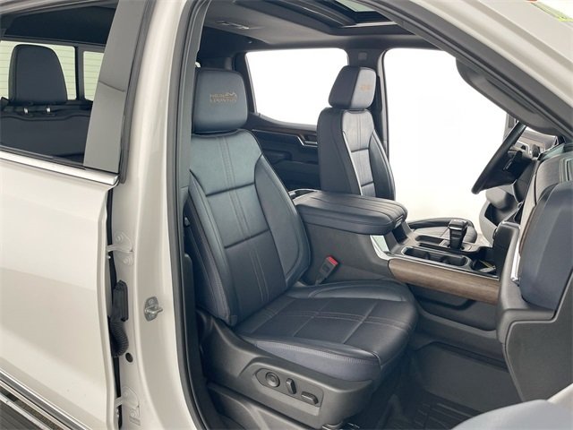 2023 Chevrolet Silverado 1500 High Country photo 40