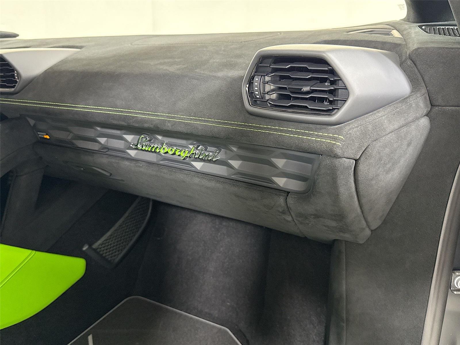 2023 Lamborghini Huracan STO photo 31