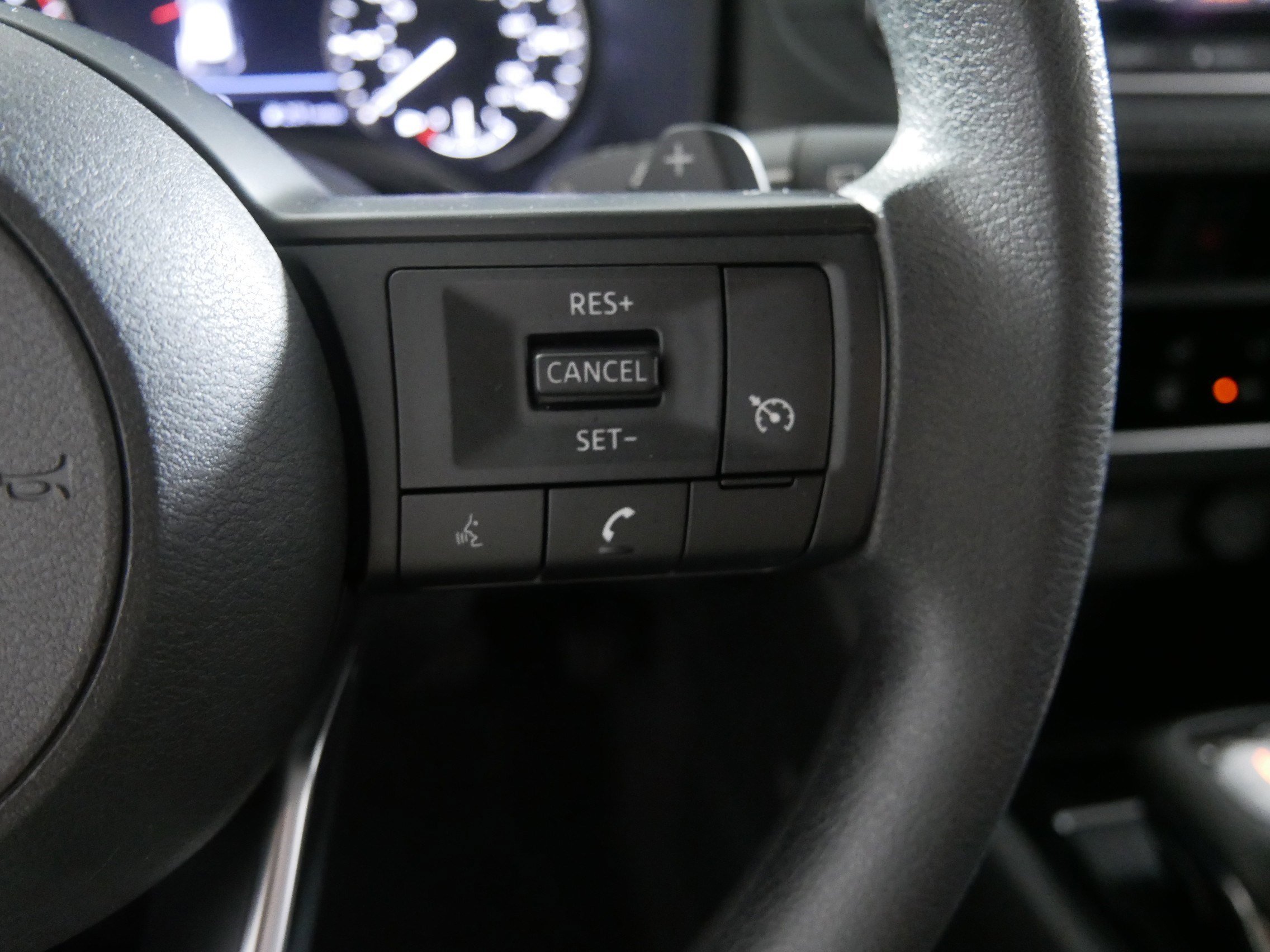 2023 Nissan Rogue S photo 26