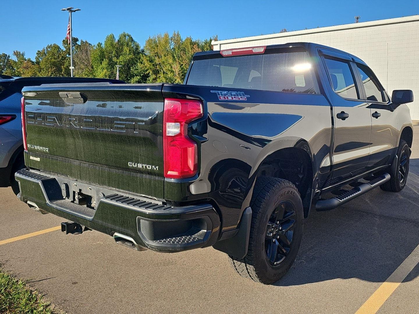 2020 Chevrolet Silverado 1500 Custom Trail Boss photo 3