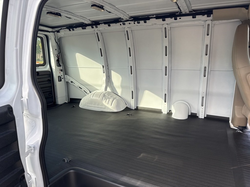 2025 Chevrolet Express 2500 Work Van photo 10