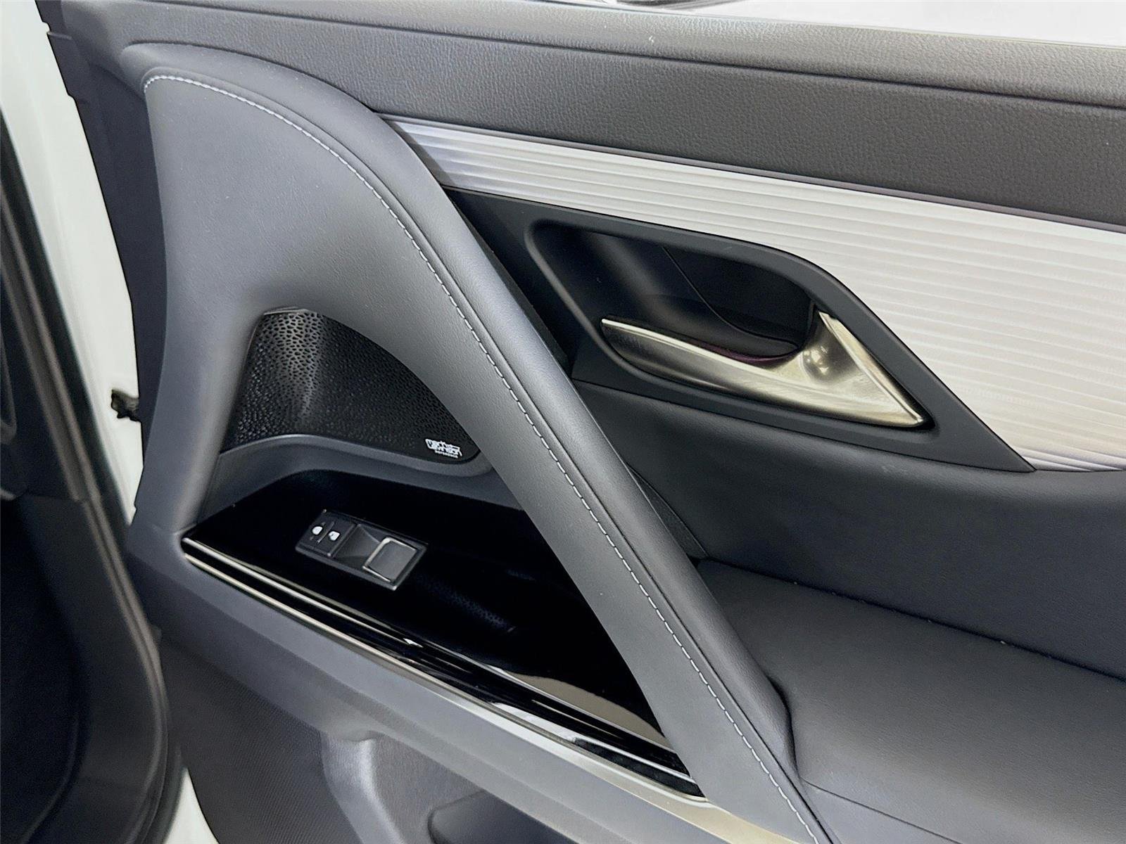 2023 Lexus LX 600 F SPORT photo 32
