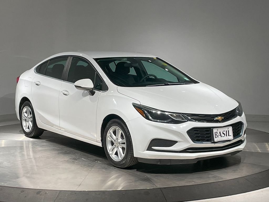 2018 Chevrolet Cruze LT photo 31