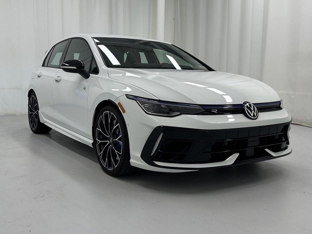 2025 Volkswagen Golf R 2.0 TSI photo 2