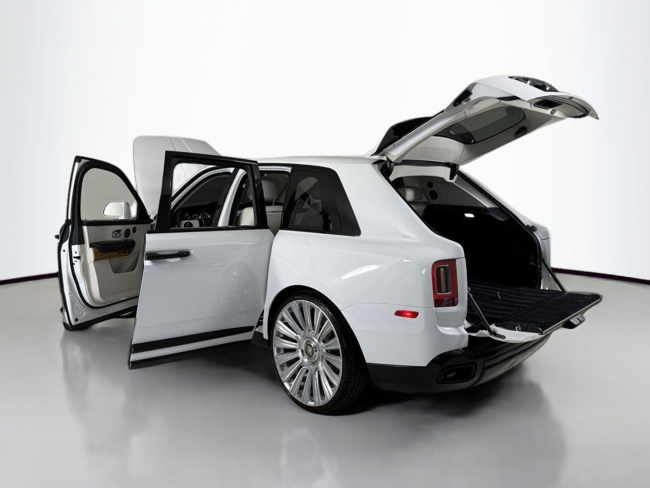 2021 Rolls Royce Cullinan RR31 photo 33