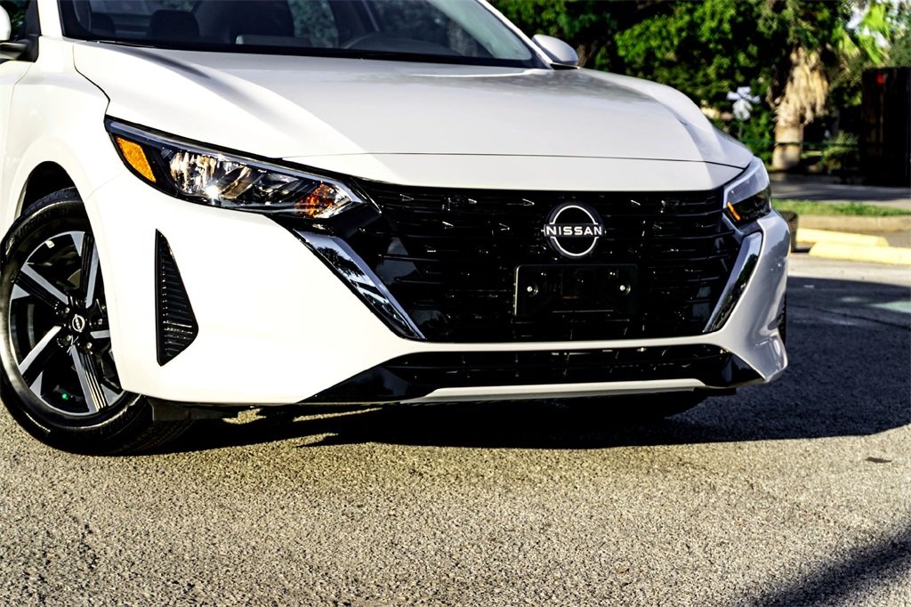 2025 Nissan Sentra SV photo 3