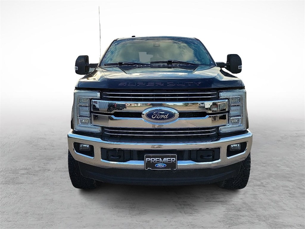 2017 Ford F-250 Lariat photo 2