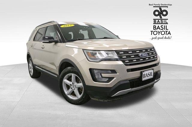 2017 Ford Explorer XLT photo 2