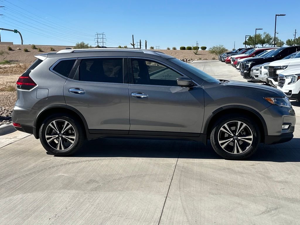 2019 Nissan Rogue SV photo 2