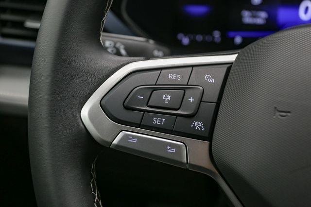 2024 Volkswagen Taos SE photo 29