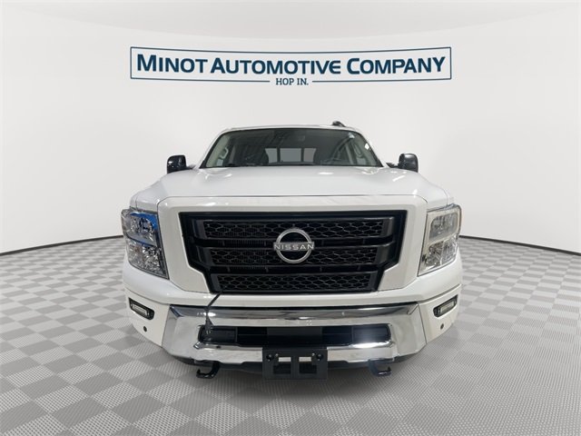 2023 Nissan Titan SV photo 3