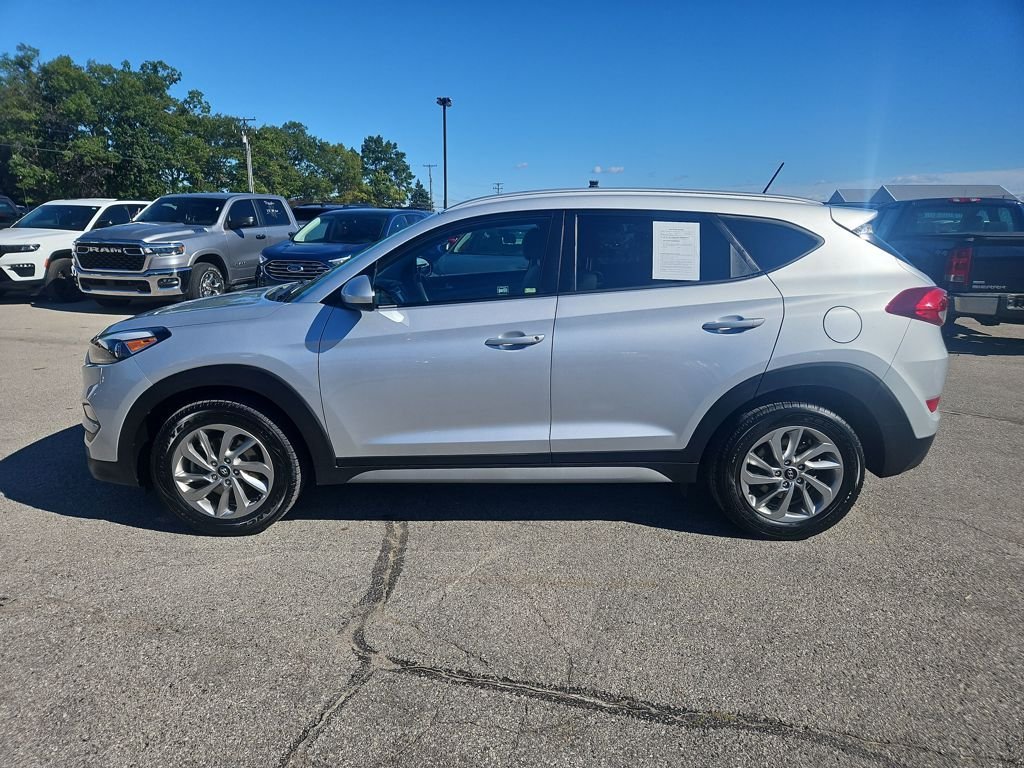 2017 Hyundai Tucson SE photo 2