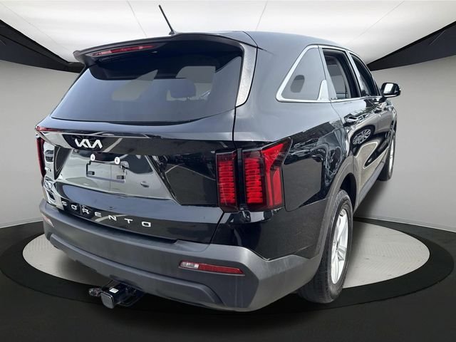 2022 Kia Sorento LX photo 3