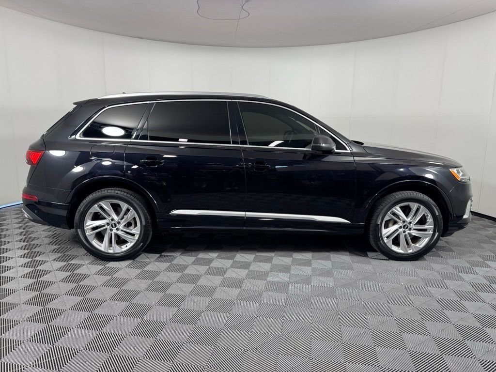 2021 Audi Q7 45 Premium Plus photo 2