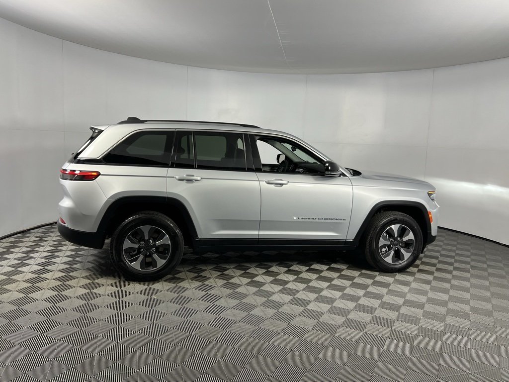 2022 Jeep Cherokee Limited 4xe photo 4