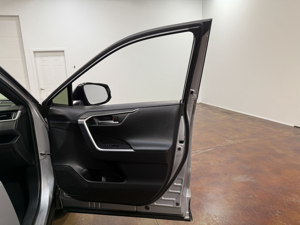 2019 Toyota RAV4 Hybrid XSE photo 55
