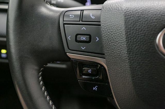 2025 Toyota Camry XSE photo 28