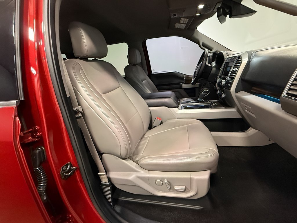 2016 Ford F-150 Lariat photo 10