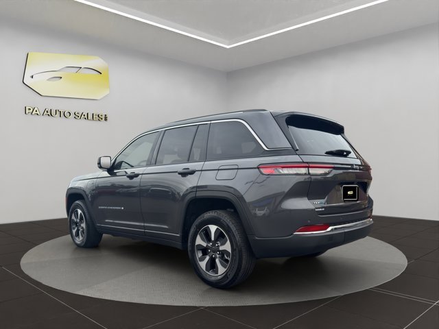 2022 Jeep Cherokee Limited 4xe photo 2