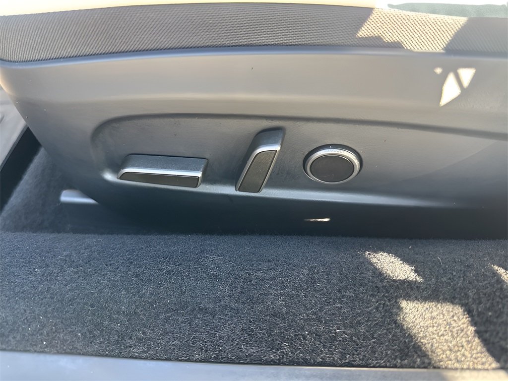 2024 Tesla Model 3 photo 10