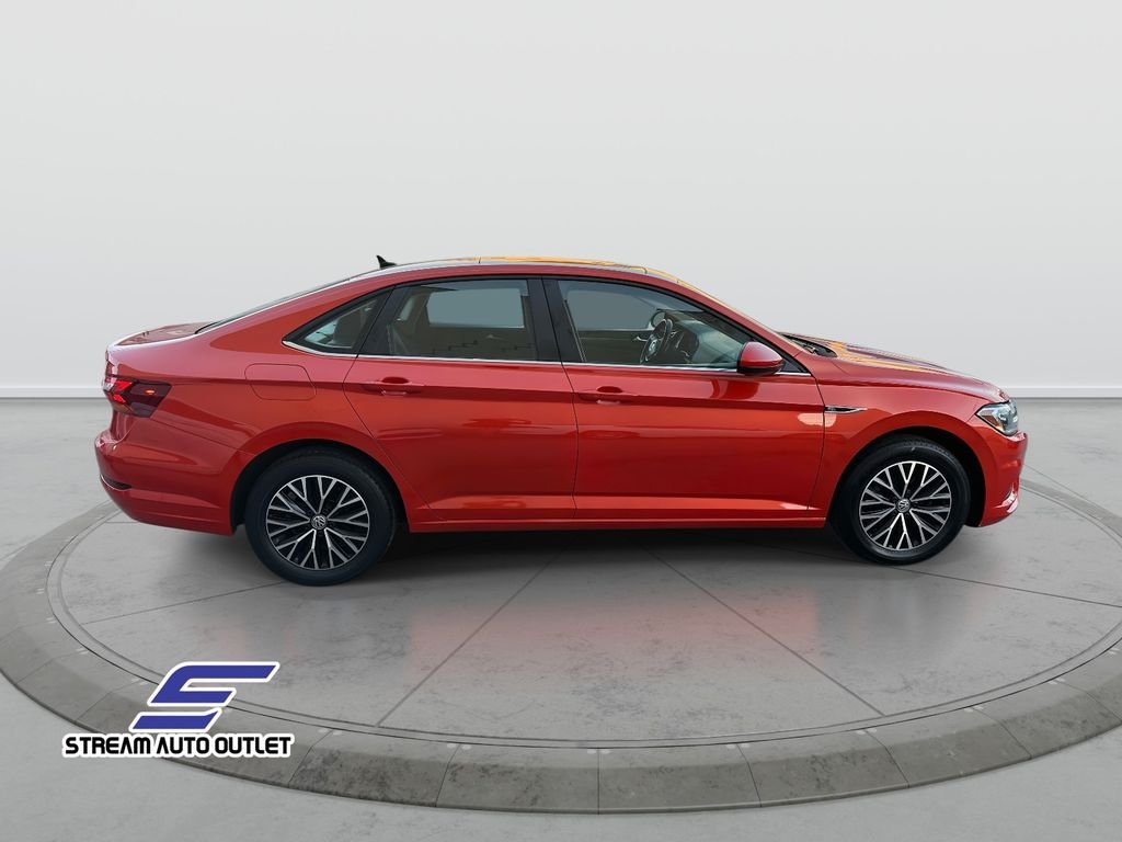2019 Volkswagen Jetta SEL photo 2