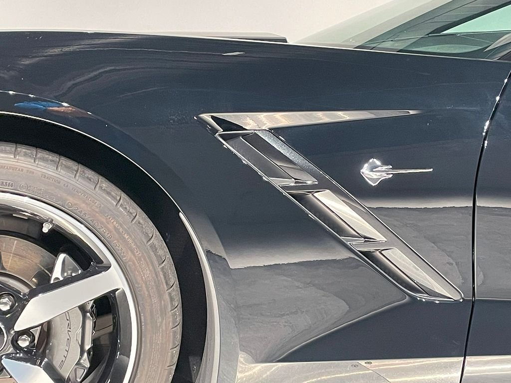 2015 Chevrolet Corvette Stingray 2LT photo 11