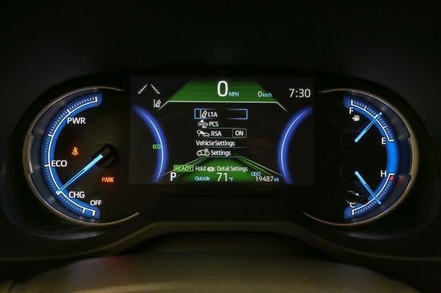 2025 Toyota RAV4 Hybrid LE photo 30